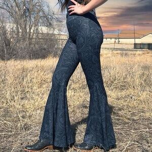 Sterling Kreek Women's Flare Belles Pants Med